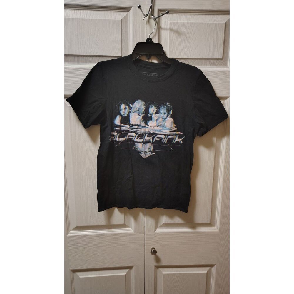 Black Pink Medium‎ Short Sleeve Band Graphic T-Shirt